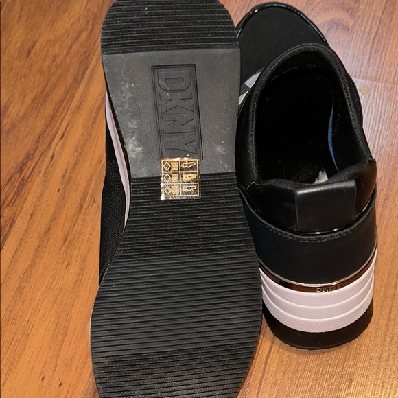 DKNY Black and White Slip-On Shoes - Picture 7 of 10